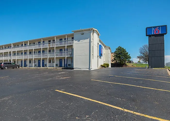 Motel 6-Blue Springs, MO