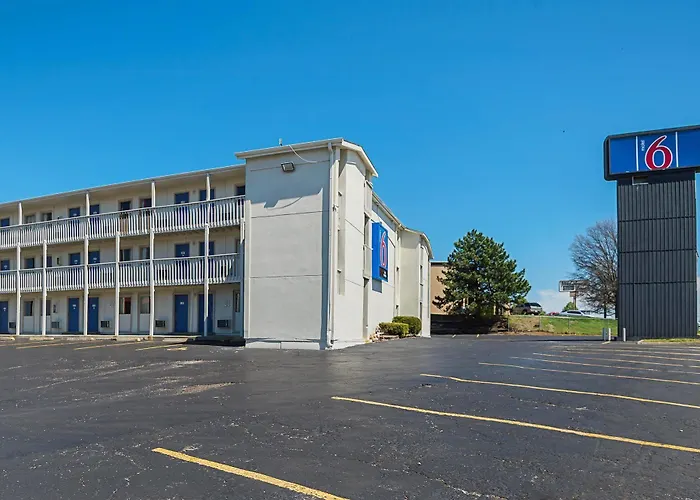 Motel 6-Blue Springs, MO